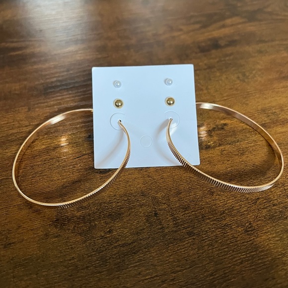 NWT—Gold Earring Set of Hoops and Studs - Picture 3 of 9